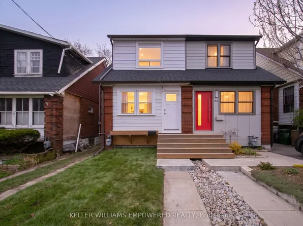 82 Billings Ave, Toronto, ON M4L 2S4