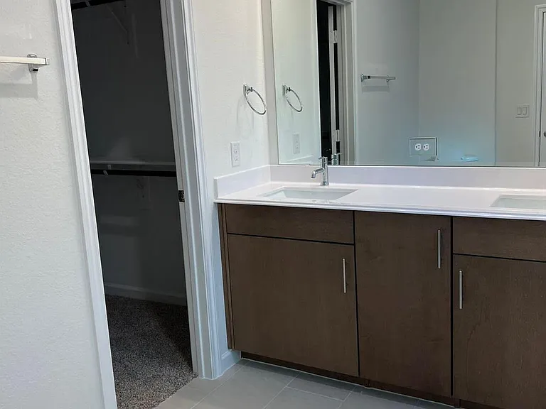 1243 Mill Pl — Photo 4