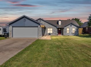 5115 Creek Crossing Dr, Greenville, TX 75402