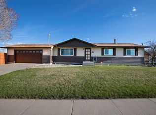 618 E Kendrick St, Rawlins, WY 82301