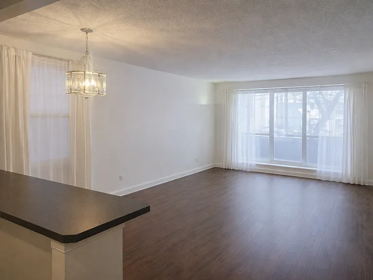 329 18th Ave SW #201 — Photo 1