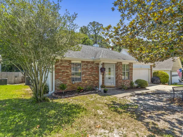 475 Managua Way, Mary Esther, FL 32569