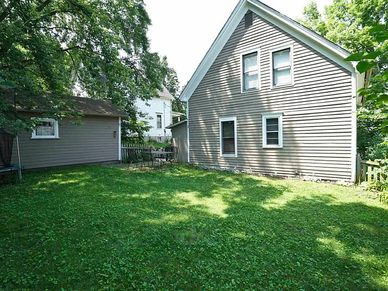 1005 C St — Photo 16