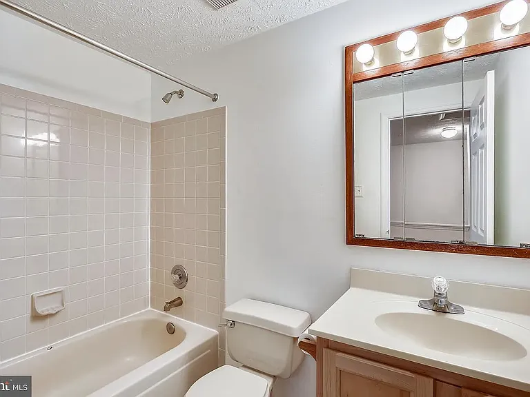 872 Flagler Dr — Photo 14