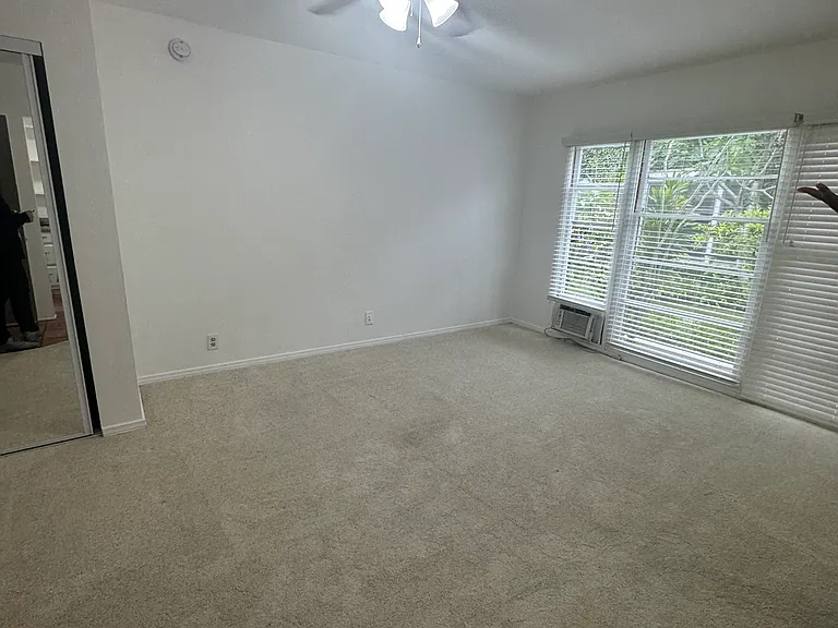 Sycamore Apartments — Photo 21