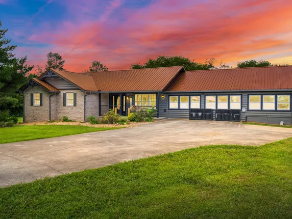 3501 Autumn Woods Ln, Sevierville, TN 37862