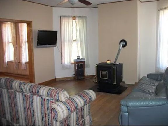 3rd image of 3 Urquhart St