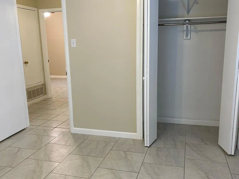 1003 Hazelton St #1003 — Photo 10