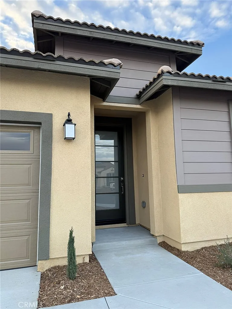 3 bed, 1946 sqft, $3,400 — Photo 3