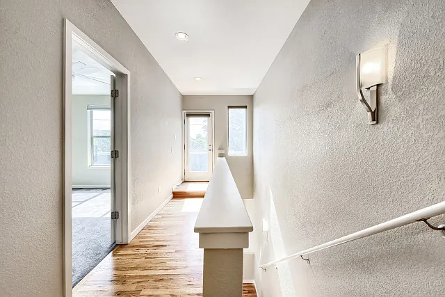 2100 N Clay St — Photo 10