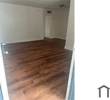 930 NE 133rd St #14 — Photo 17
