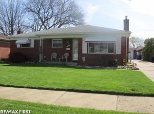 27656 Roan Dr, Warren, MI 48093