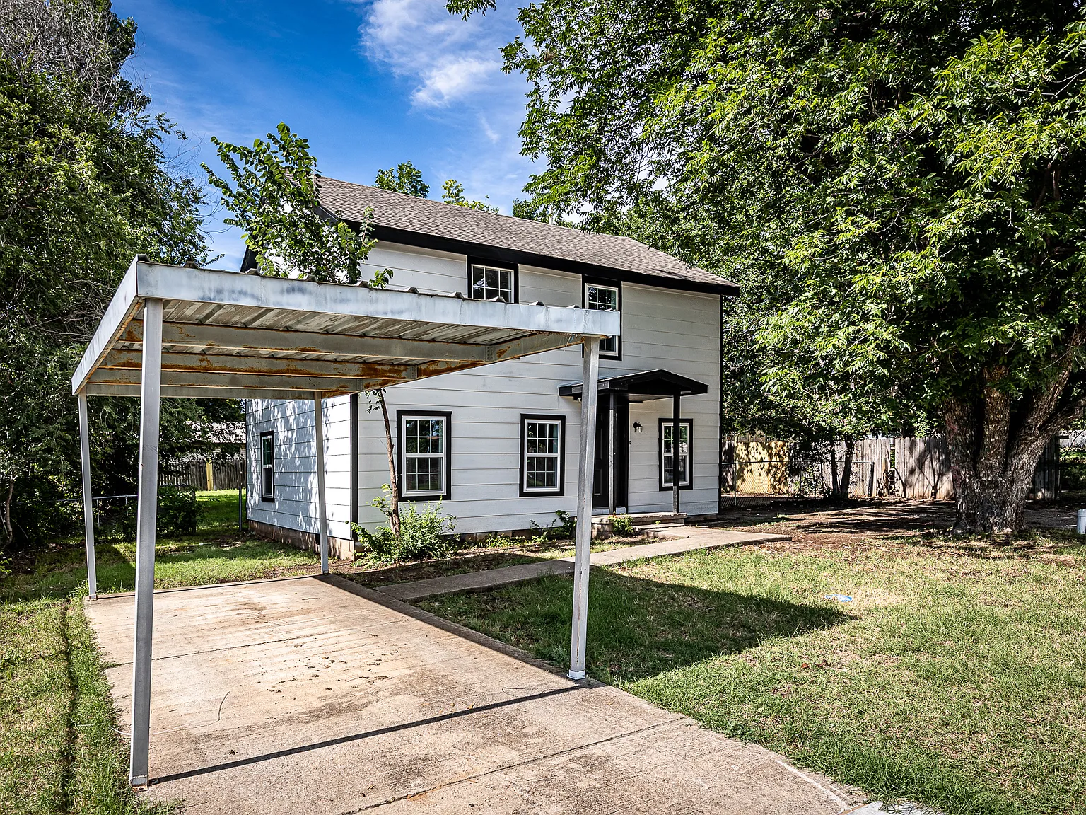 4 bed, 1300 sqft, $1,295 — Photo 4