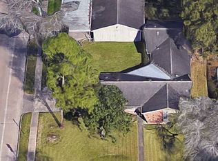 5228 Maple St, Bellaire, TX 77401