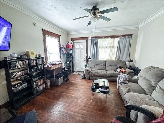 5th image of 413 Parsells Ave