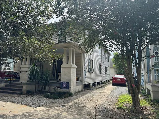 3 bed, 1.0 bath, 1600 sqft, $1,800 — Photo 2