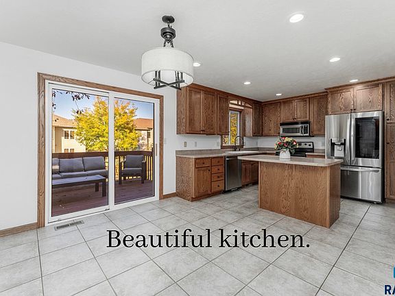 5th image of 804 W Quail Creek Cir