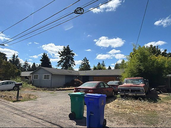 2nd image of 1119 NE 119th Ave