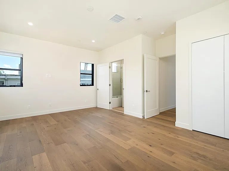 822 S Plymouth Blvd #4 — Photo 21