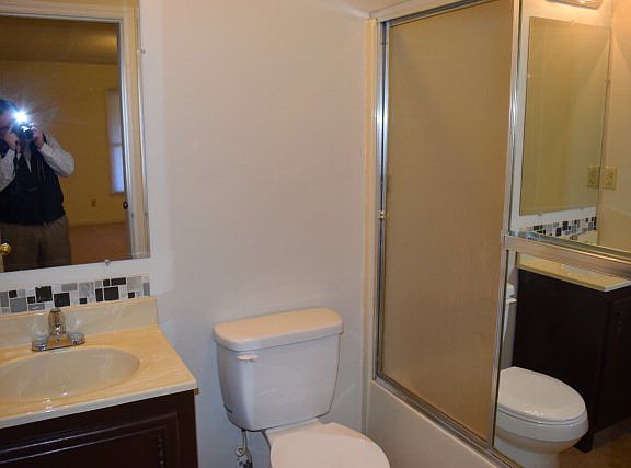 4th image of 108 Riverside Dr