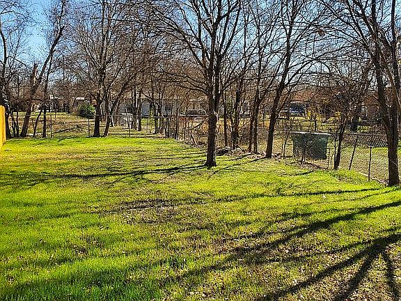 4th image of 118 Esmeralda Dr