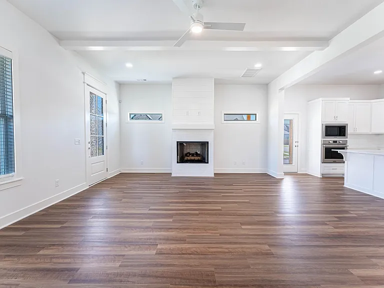 6306 Luna Ln — Photo 2