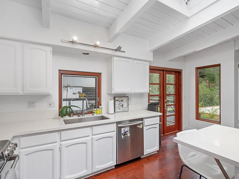 10013 Westwanda Dr — Photo 13