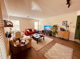 225 S Tropical Trl