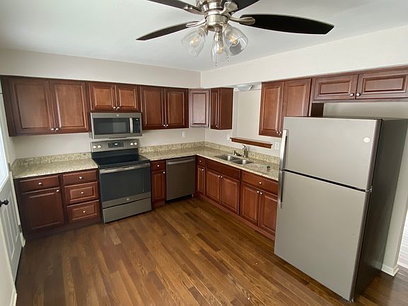 2nd image of 866 Hancock Ct