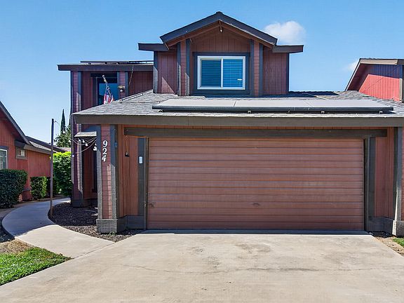 4th image of 924 E Oakridge Avenue