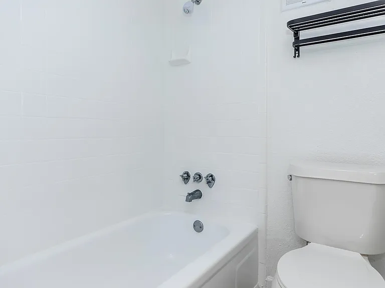 Bayou Park Apartments — Photo 61