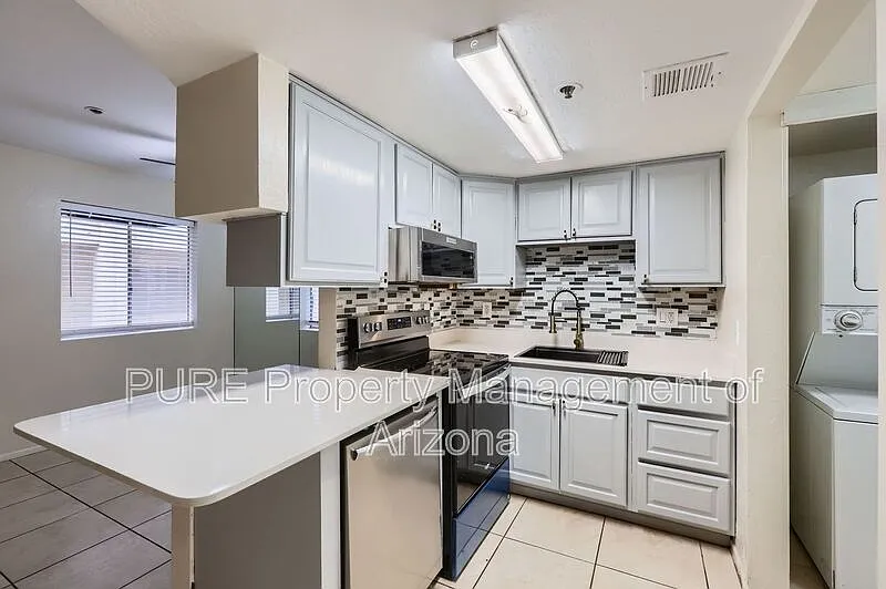 2 bed, 2.0 bath, 796 sqft, $1,395 — Photo 4