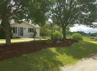 5609 Henderson Ct, Coggon, IA 52218