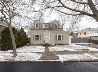 21 Manning St, Salem, MA 01970