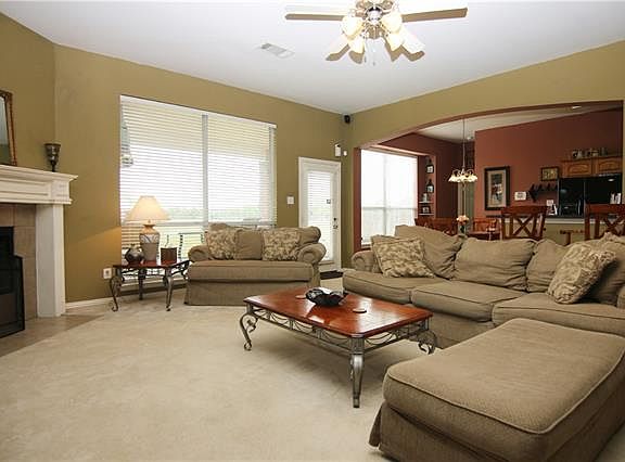 5th image of 305 Cimarron Meadows Dr