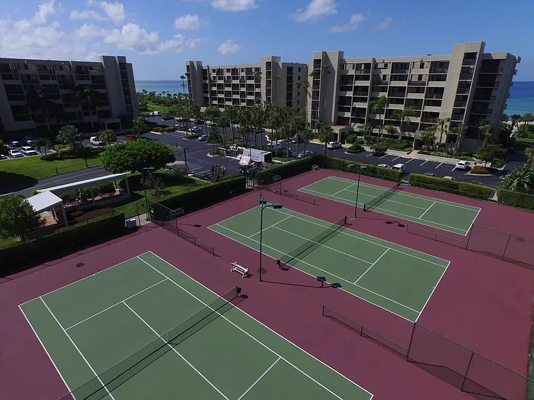 Overhead view of tennis courts