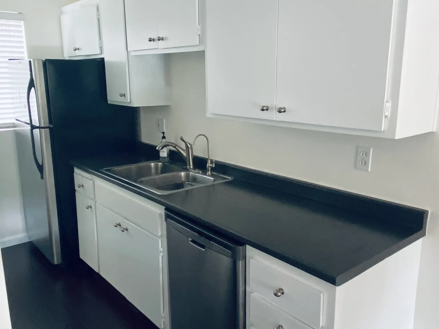 2 bed, 1.5 bath, $4,000 — Photo 4