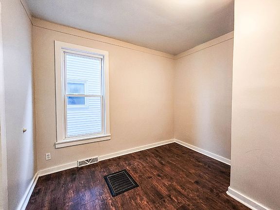 5th image of 46-48 Henry St #1L