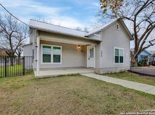206 S King St, Seguin, TX 78155