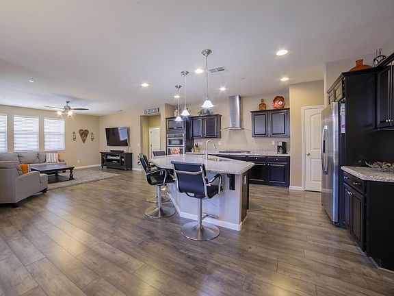 4th image of 912 Landsdale Ct