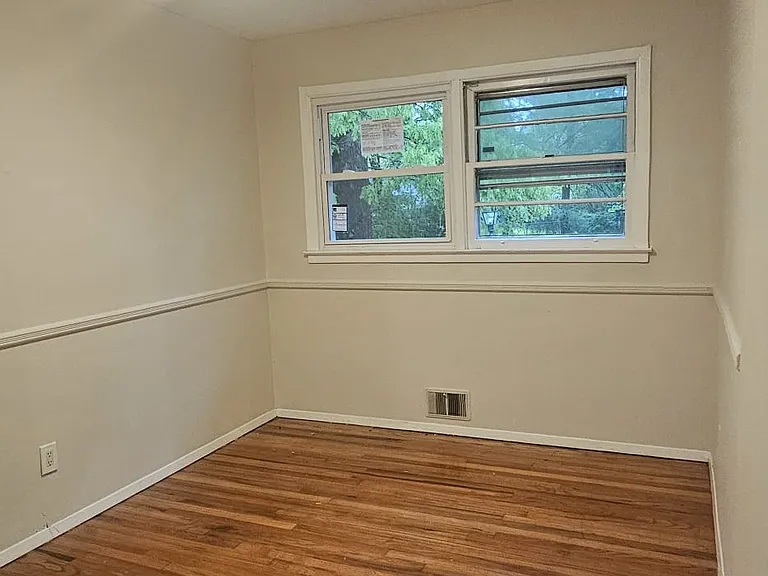 2 Mirror Lake Rd — Photo 14