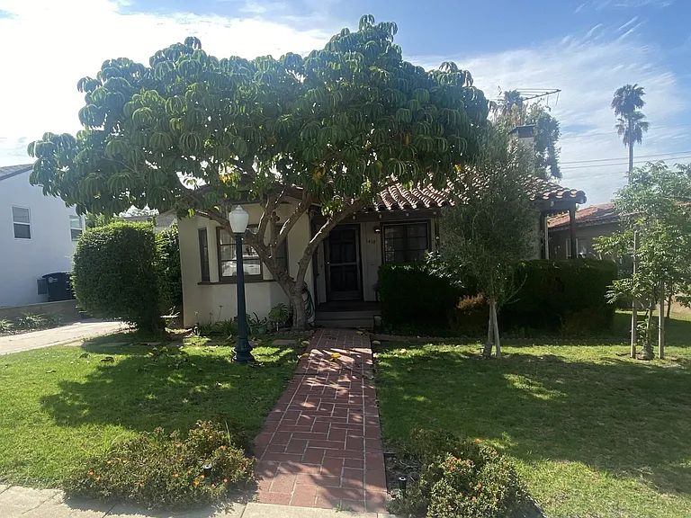 1418 Spazier Ave — Photo 2