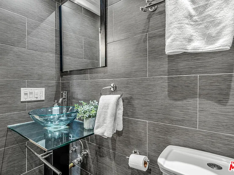 125 N Gale Dr #306 — Photo 6