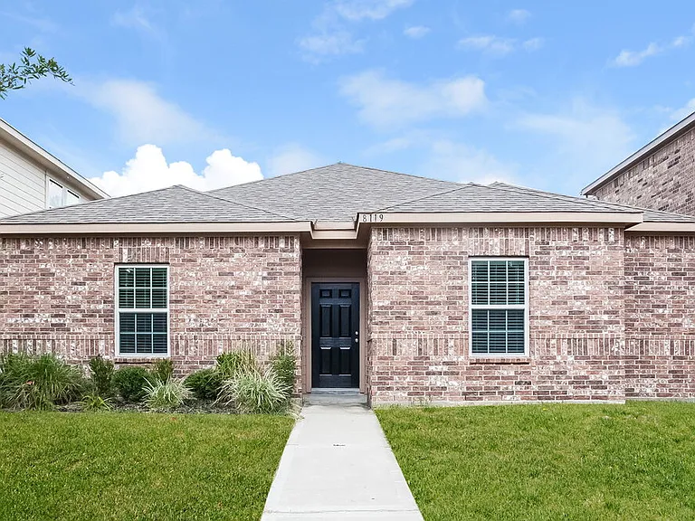 8119 Almera Falls Dr — Photo 1