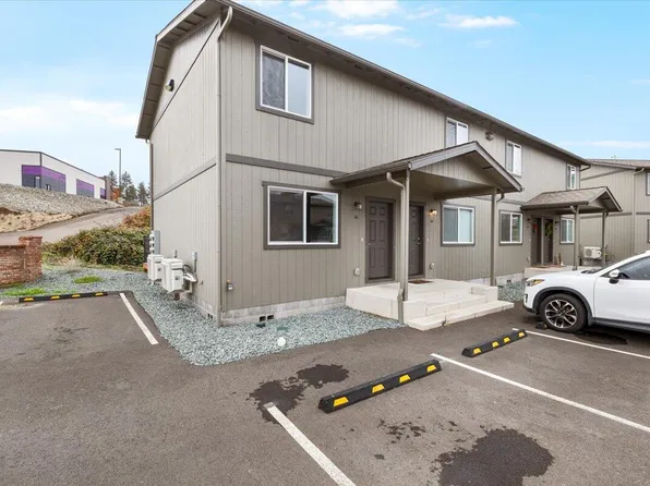 610 N Main St #5A, Phoenix, OR 97535