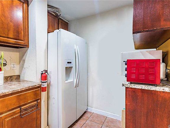 5th image of 10244 188th St