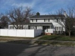 816 W 11th St, Hastings, NE 68901