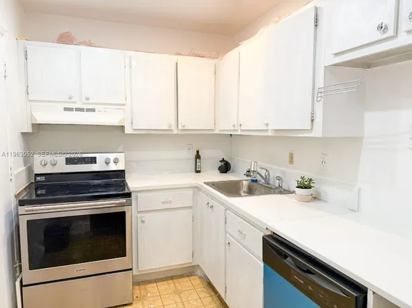 4043 NW 16th St APT 204, Lauderhill, FL 33313