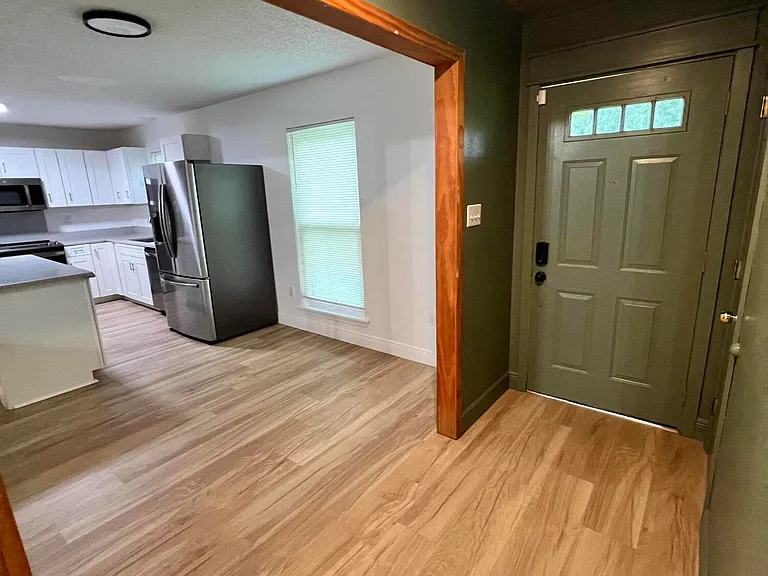 11258 Laura Ln — Photo 3