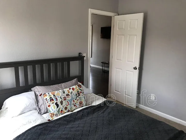 1652 N Gaylord St — Photo 10